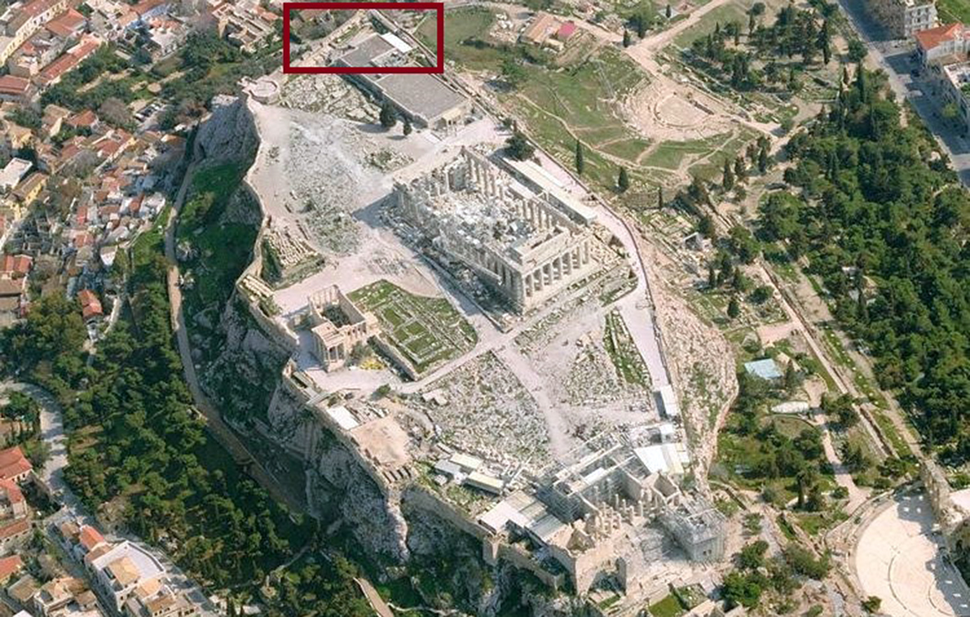 Αποκαθίσταται και αποδίδεται επισκέψιμο το μυκηναϊκό τείχος στο ανατολικό τμήμα της Ακρόπολης των Αθηνών