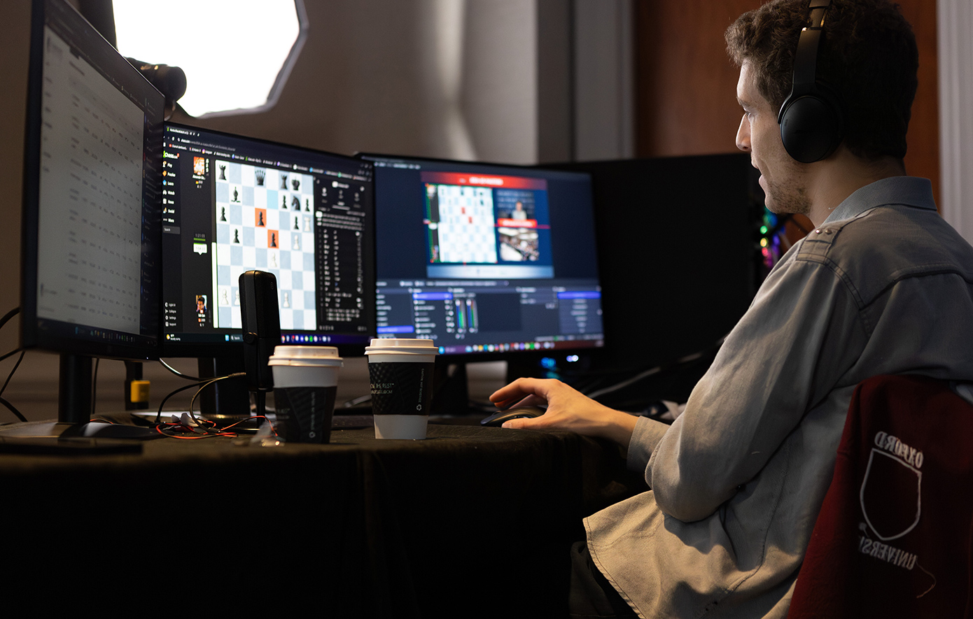 Ως πιθανή αυτοκτονία ή υπερβολική δόση ναρκωτικών διερευνάται ο θάνατος του 29χρονου σκακιστή Ντάνιελ Ναροντίτσκι