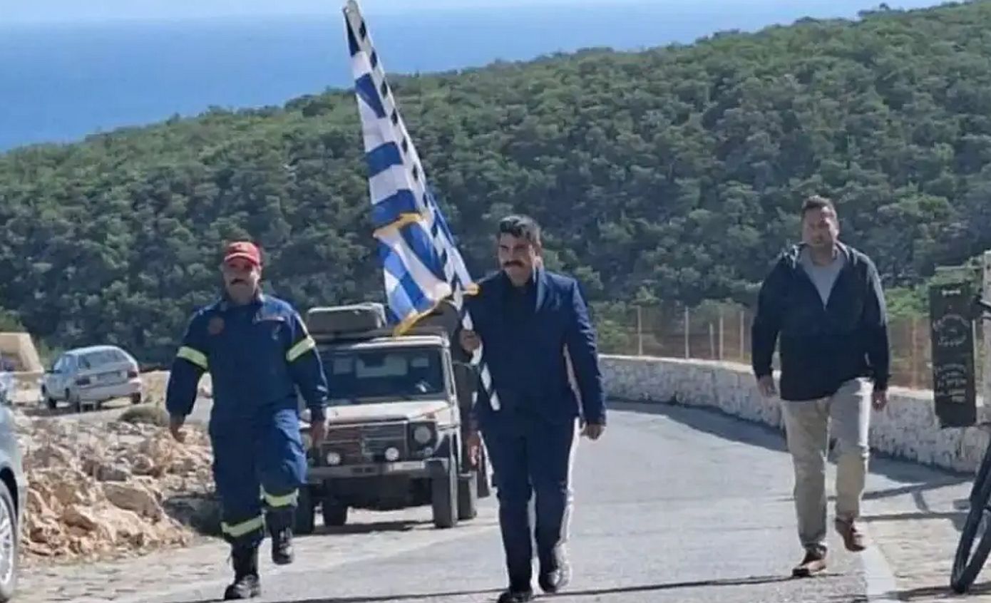 Γαύδος: Για πρώτη φορά η παρέλαση της 28ης Οκτωβρίου δεν είχε μαθητές – Στρατός και κάτοικοι ύψωσαν τη ελληνική σημαία