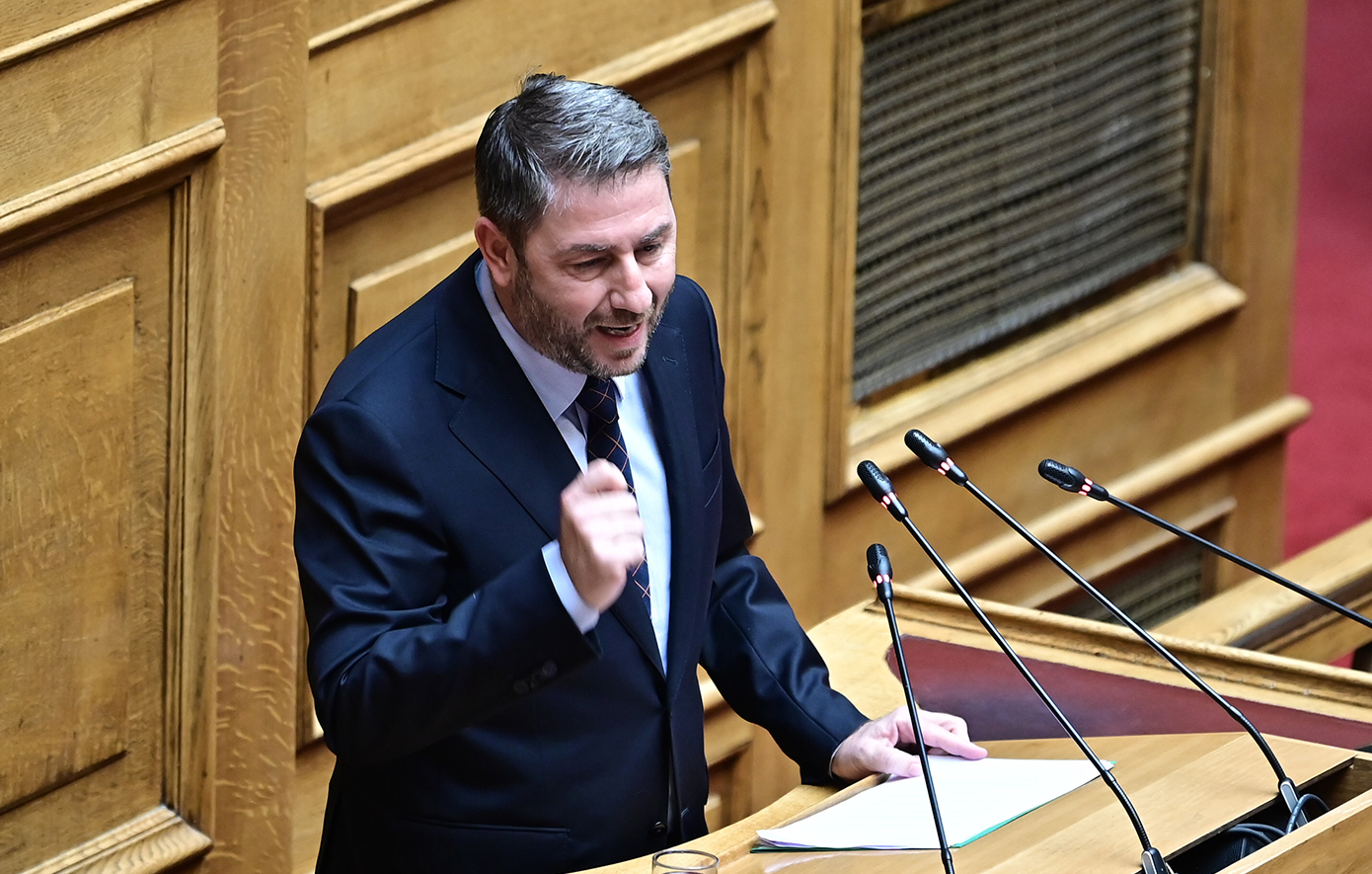 Συνταγματική Αναθεώρηση: Με ποιον τρόπο το ΠΑΣΟΚ επιχειρεί να μπλοκάρει τις κυβερνητικές επιδιώξεις για αλλαγές κρίσιμων άρθρων