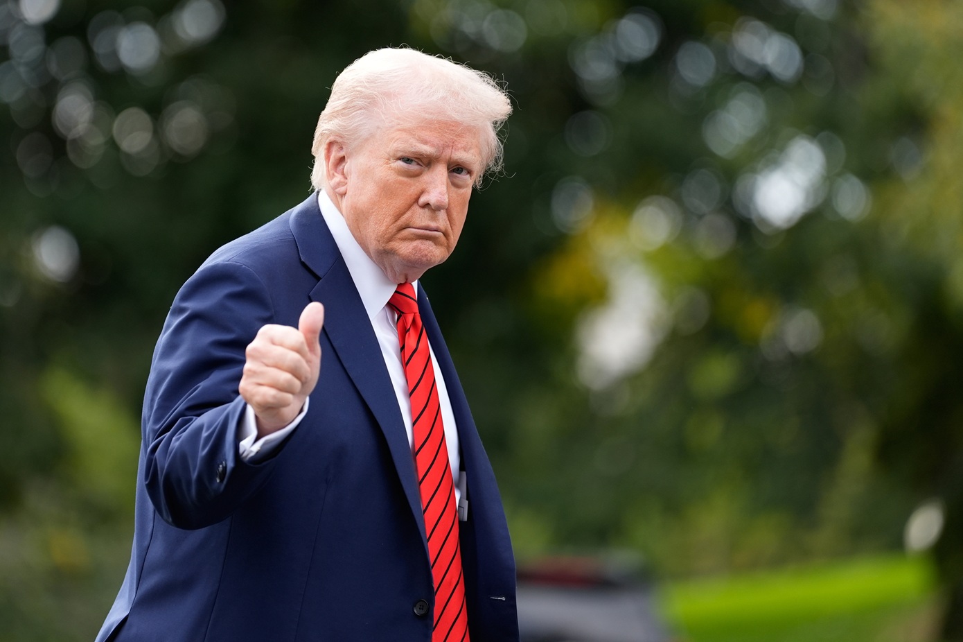 Σοβαρή κλιμάκωση στο εμπόριο: Ο Τραμπ αυξάνει τους δασμούς στην Κίνα κατά 100% επιπλέον των ισχυόντων