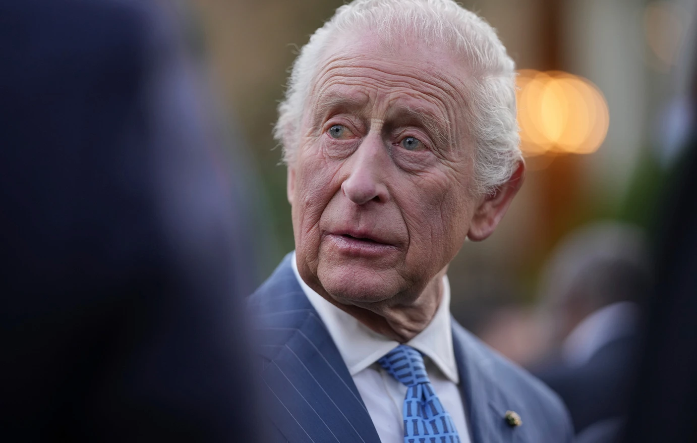 Λεκτική επίθεση στον βασιλιά Κάρολο για τον πρίγκιπα Άντριου και τον Έπστιν στο Λονδίνο