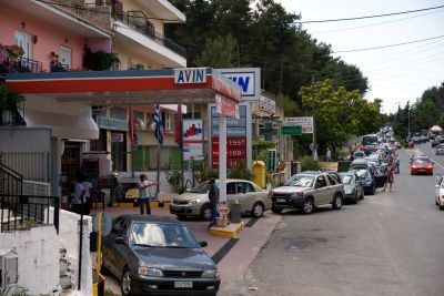 Ουρά πέντε χιλιομέτρων στα Γιάννενα για βενζίνη