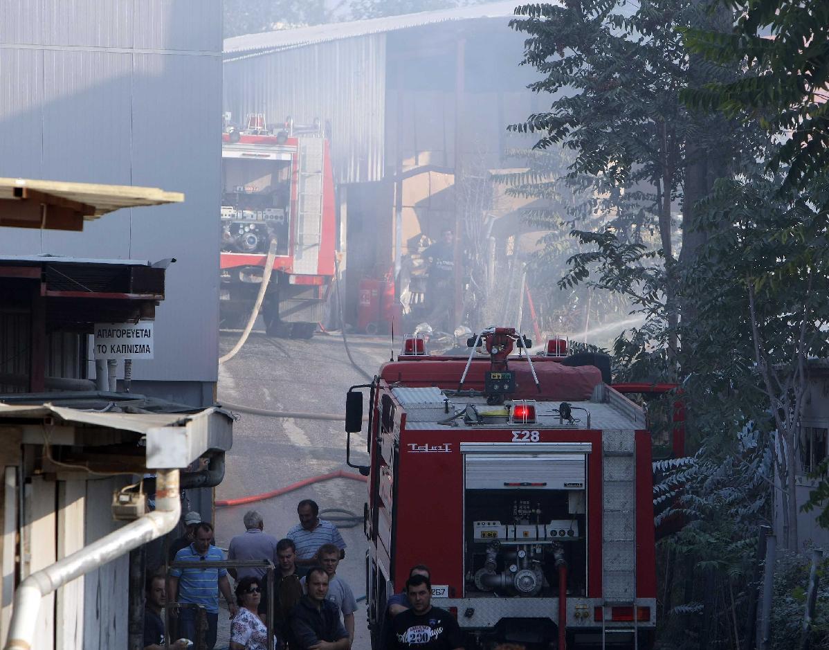 Πυρκαγιά σε προαύλιο εργοστασίου στη Θεσσαλονίκη