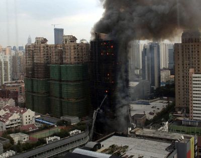 Συνελήφθησαν 4 για τη φονική πυρκαγιά στη Σανγκάη