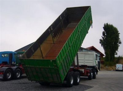 Κατασχέθηκαν δύο βουλγαρικά φορτηγά που ήταν φορτωμένα με ανακυκλώσιμα υλικά