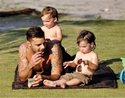 Ο Ricky Martin μεγαλώνει την οικογένεια του