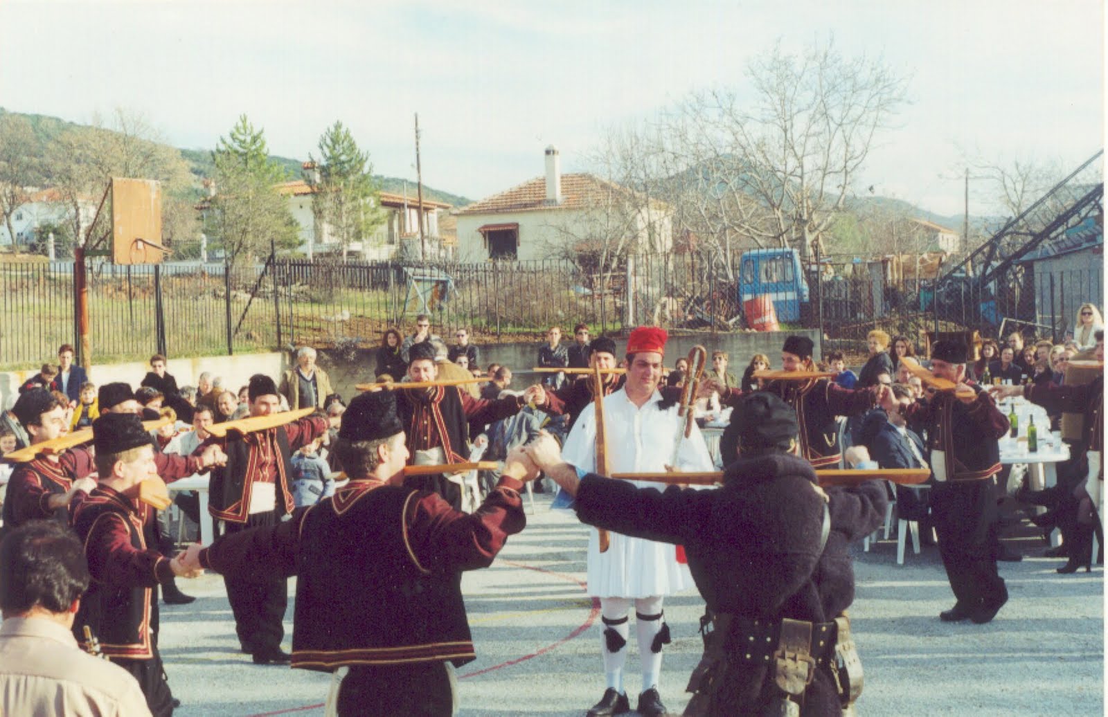 Καλότυχος όποιος πιάσει το λουκάνικο