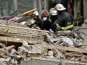 Έπεσε πενταώροφο κτίριο στην Υεμένη