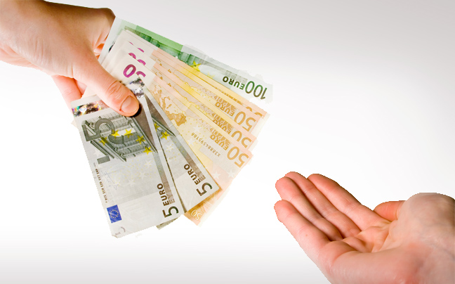 Σε νέο δανεισμό 5 δισ. ευρώ προχωρεί το Δημόσιο