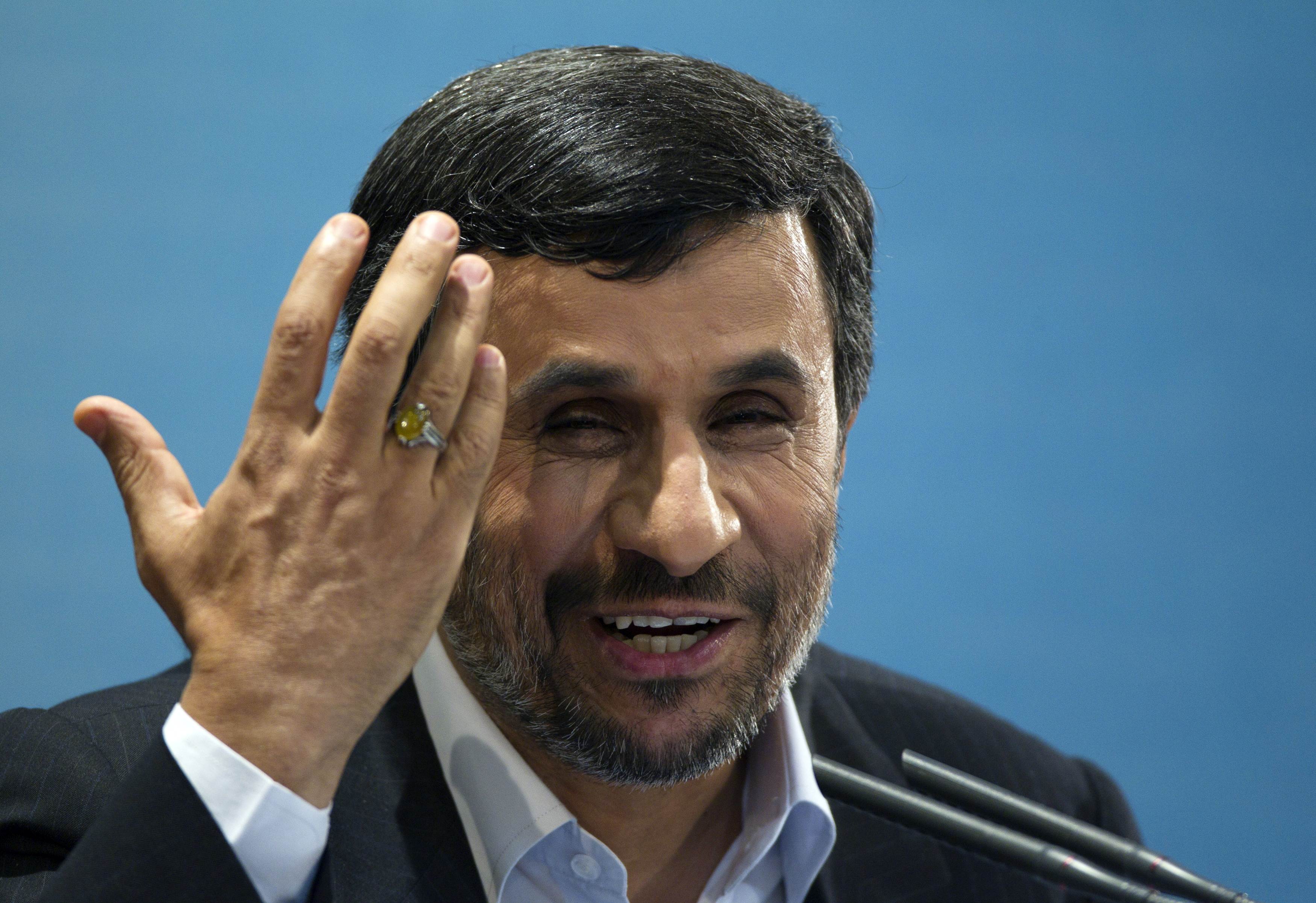Την υποψηφιότητά του για τις προεδρικές εκλογές στο Ιράν υπέβαλε ο πρώην πρόεδρος Αχμαντινετζάντ