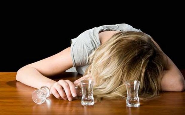 Μια 20χρονη κινδυνεύει να μείνει τυφλή από ποτά «μπόμπες»