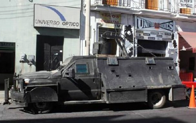 Το narco-tank που χρησιμοποιούν τα καρτέλ στο Μεξικό