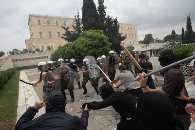 Απόπειρα προβοκάτσιας στην πλατεία Συντάγματος