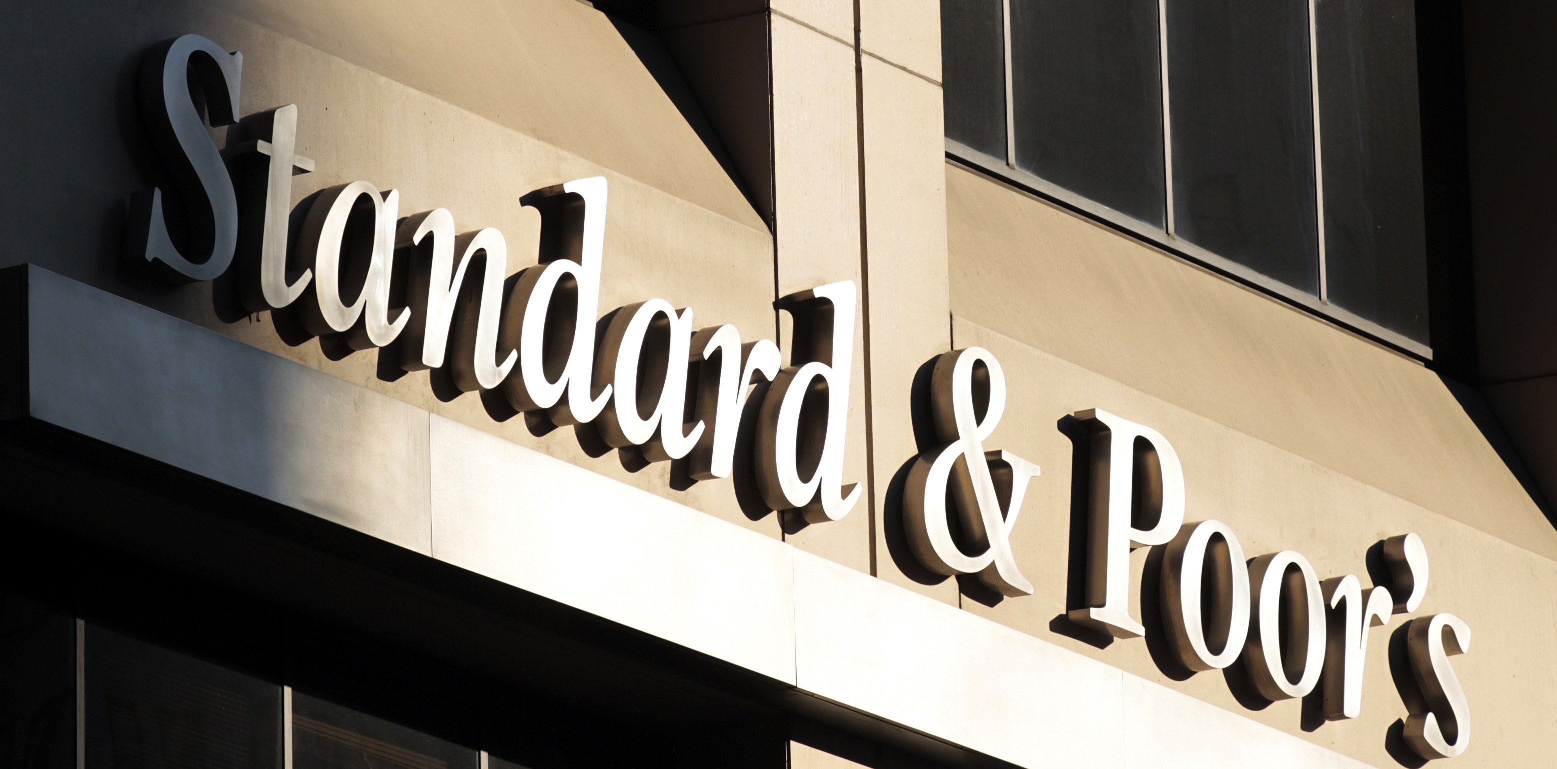 S&#038;P: Μία στις τρεις οι πιθανότητες εξόδου από το ευρώ