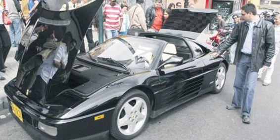 Η κολομβιανή αστυνομία και η Ferrari