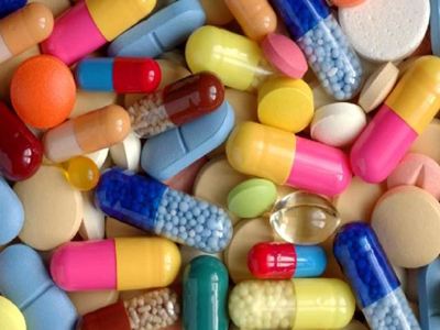 Μη συνταγογραφούμενα φάρμακα μόνο στα φαρμακεία θέλει το ΠΑΣΟΚ