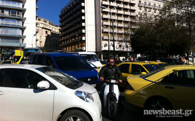 Κυκλοφοριακό «έμφραγμα» στο Σύνταγμα