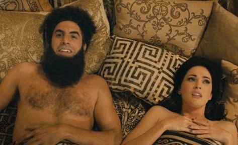 Η Megan Fox στο κρεβάτι με δικτάτορα της Μέσης Ανατολής