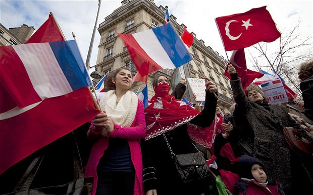 Επιχειρηματίες ζητούν ακύρωση του γαλλικού νόμου