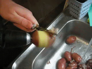 Κορυφαίος τρόπος για να καθαρίζετε πατάτες