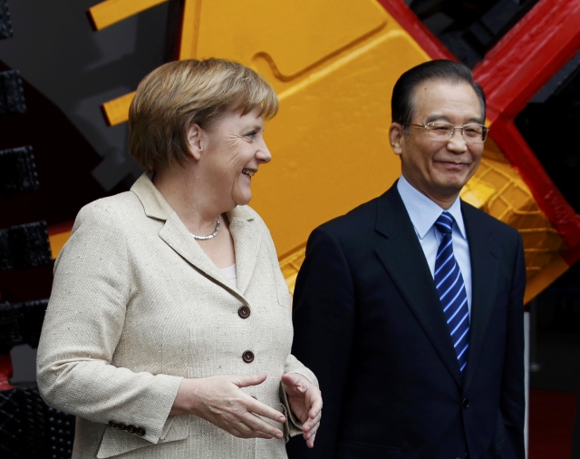 «Η Κίνα δεν σκοπεύει ούτε μπορεί να αγοράσει την Ευρώπη»