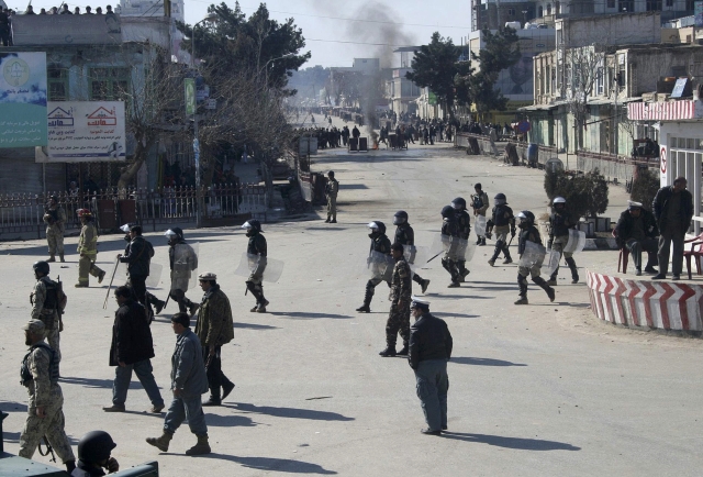Επίθεση αυτοκτονίας στο υπουργείο Άμυνας της Καμπούλ