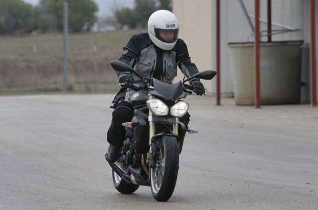 Έτοιμο και το Triumph Street Triple του 2013