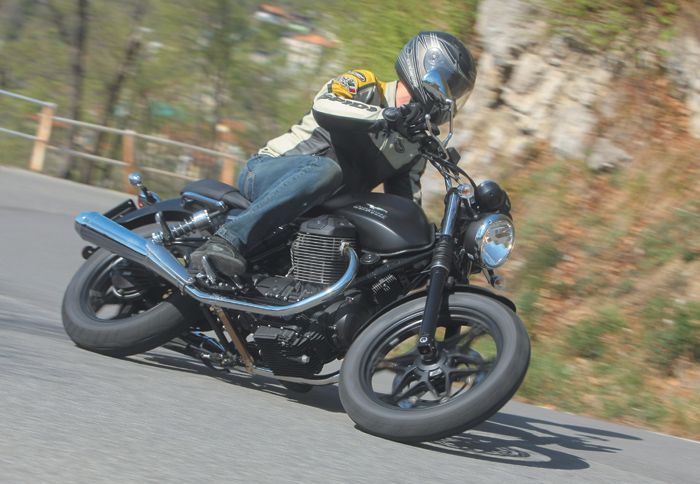 Τέλη Απριλίου στην Ελλάδα τα ανανεωμένα Moto Guzzi V7