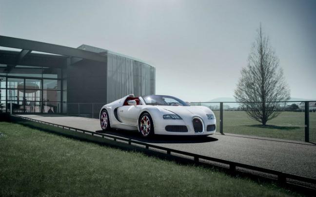 O δράκος «δαγκώνει» και τη Bugatti Veyron
