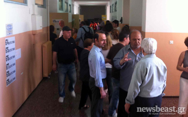 Ομαλά εξελίσσεται η εκλογική διαδικασία στην πλατεία Αττικής