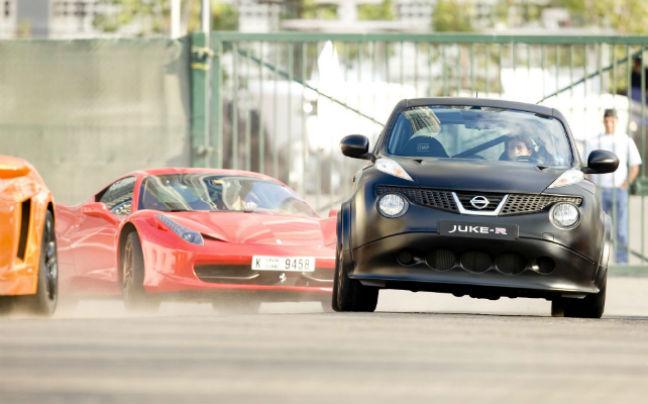 Το Juke-R τα βάζει με κορυφαία supercars