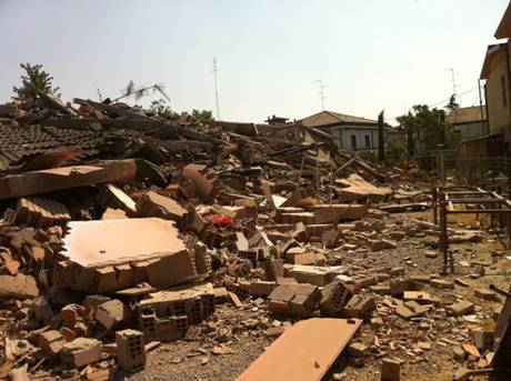 Εννέα νεκροί από το σεισμό στην Ιταλία