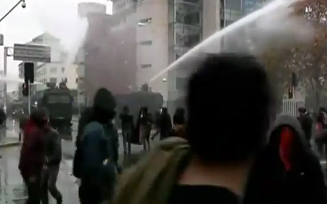 Βίντεο από τα επεισόδια στο Σαντιάγο στη Χιλή