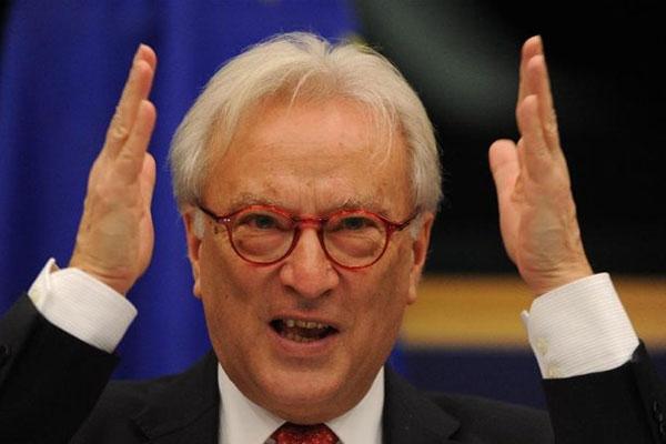 «Κανένας πολίτης της Ευρώπης δεν έχασε ούτε ένα σεντ βοηθώντας την Ελλάδα»