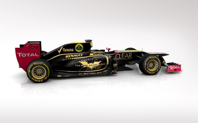 Ο «Σκοτεινός Ιππότης» συνασπίζεται με την ομάδα F1 της Lotus