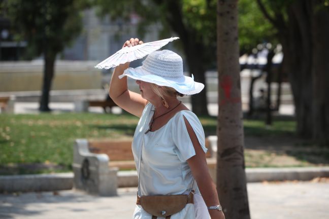 Στους 38 βαθμούς σκαρφαλώνει το θερμόμετρο