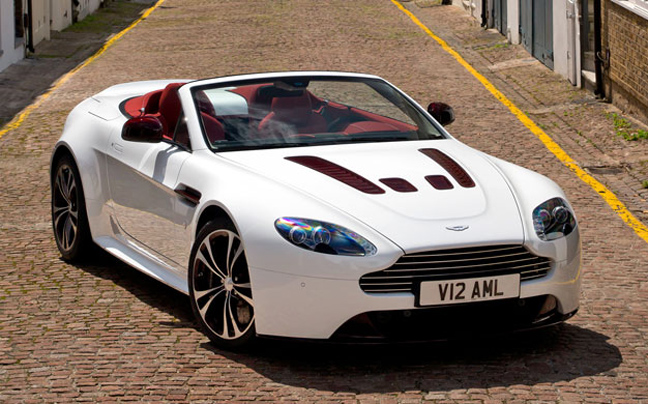 Η Aston Martin Vantage Roadster ξεκινάει το «ταξίδι» της