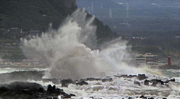Στη Νότια Κορέα κατευθύνεται ο τυφώνας Μπολαβέν