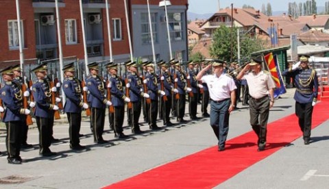 Αντιπαράθεση ενόπλων δυνάμεων και υπουργείου Άμυνας στην ΠΓΔΜ