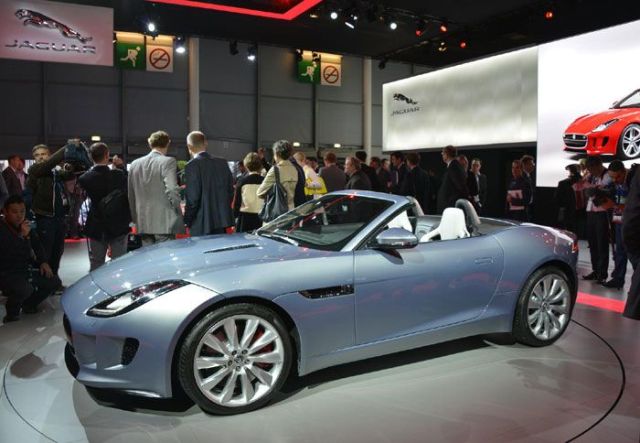 Αποκαλύφθηκε η νέα Jaguar F-Type