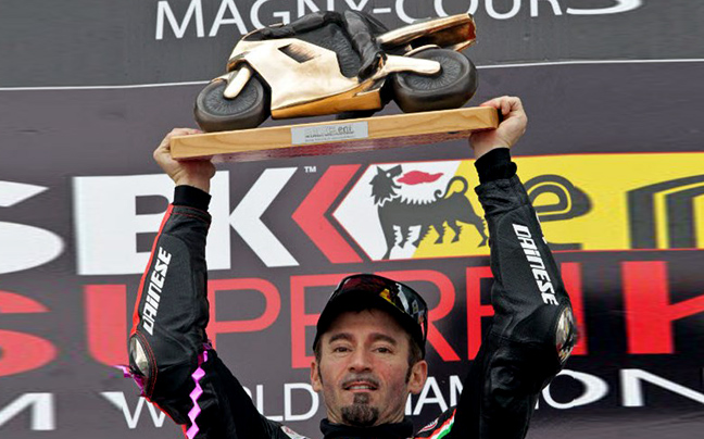 Ο Biaggi κερδίζει τον τίτλο Superbike 2012
