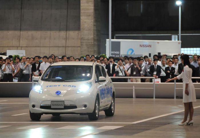 Το «αυτόνομο» Nissan Leaf… εν δράσει