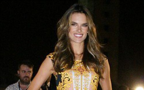 Η Alessandra Ambrosio εντυπωσίασε στην πασαρέλα