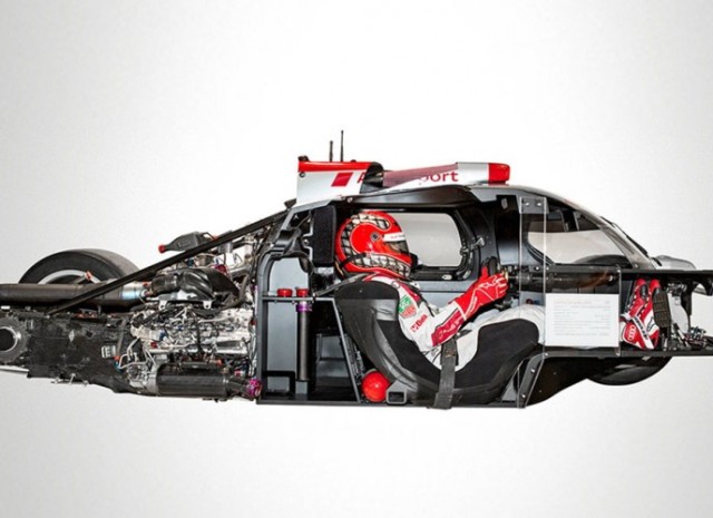 Το Audi R18 εκ των έσω