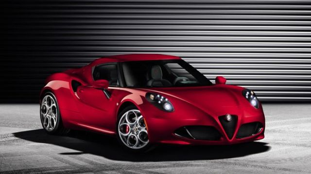 Σχεδιάστε τη δική σας Alfa Romeo 4C «Safety Car»