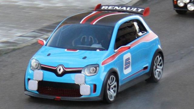 Ο φακός «συνέλαβε» το Renault TwinRUN