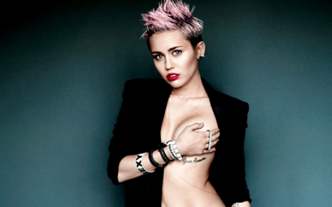 Η σέξι φωτογράφιση της Miley Cyrus