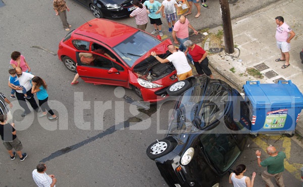 Τροχαίο με αναποδογυρισμένο αμάξι στον Πύργο