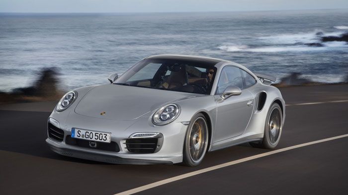 Η Porsche αποκάλυψε τις turbo εκδόσεις της 911